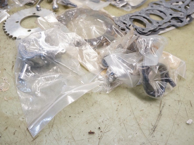 kawasaki-miscellaneous-parts-lot-image-2