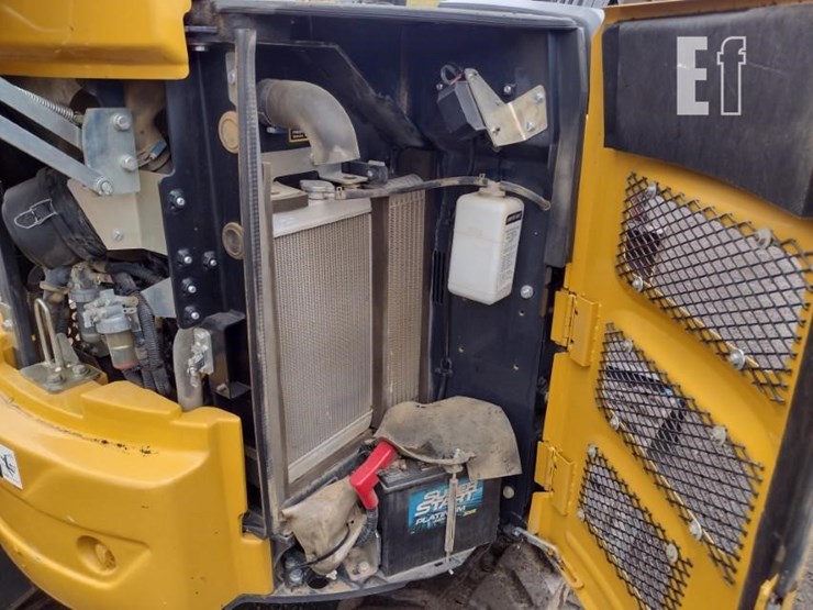 2022-deere-26g-image-45