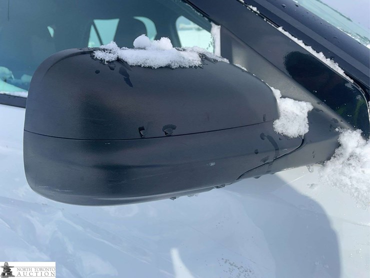 2018-ford-explorer-image-32