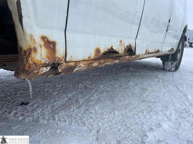 2011-chevrolet-express-g3500-image-10