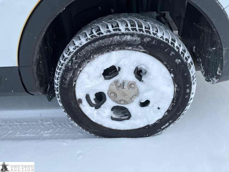 2018-ford-explorer-image-15