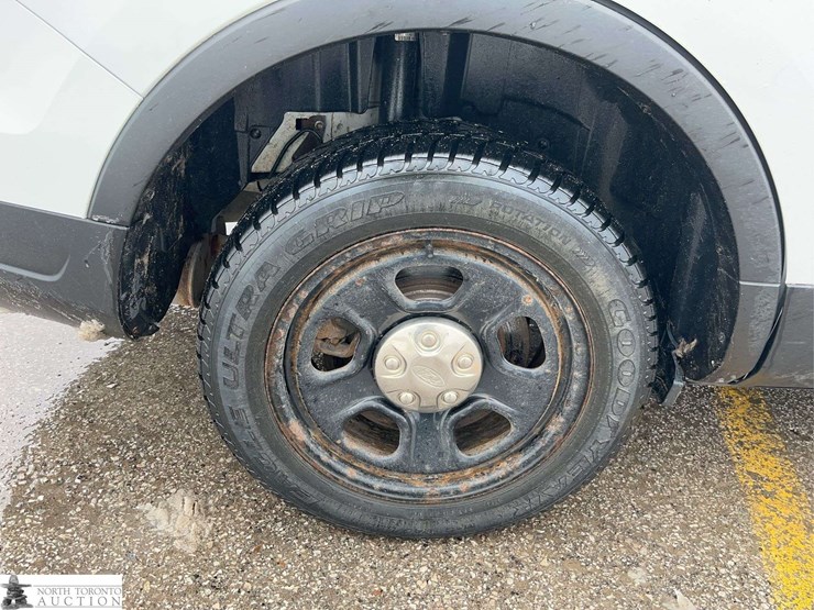 2019-ford-explorer-image-9