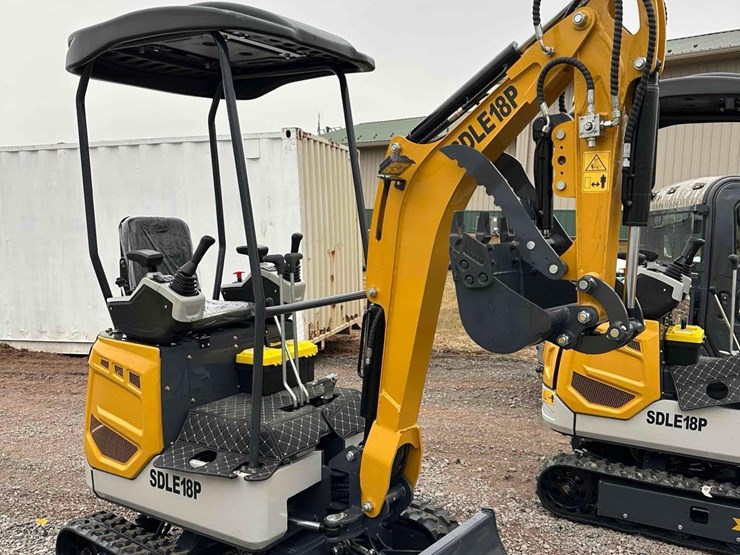 unused-sdle18p-mini-excavator-image-3