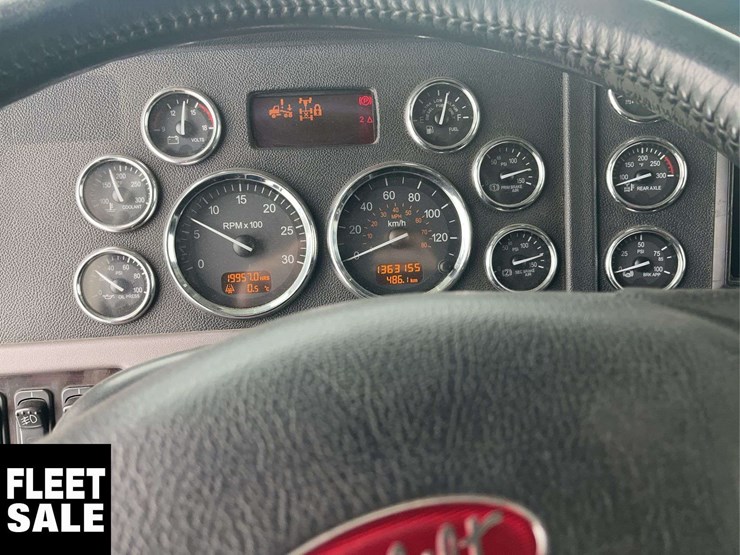 2016-peterbilt-367-image-14