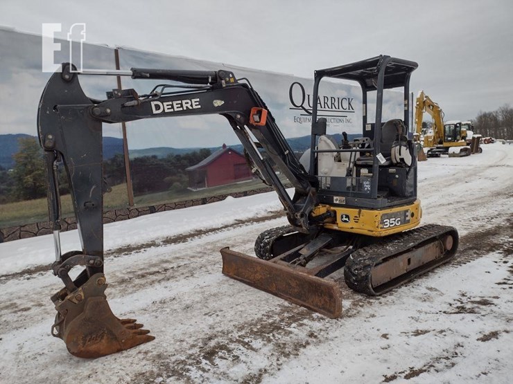 2016-deere-35g-image-46