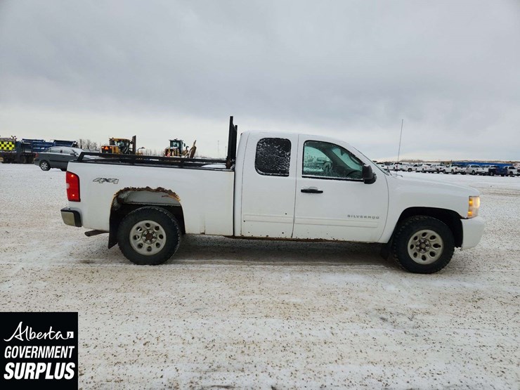 2011-chevrolet-silverado-1500-lt-image-8