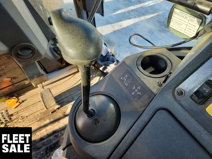 2019-deere-410l-image-17