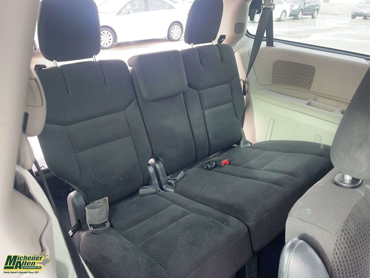 2020-dodge-grand-caravan-se-image-25