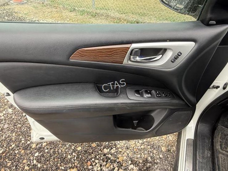 2017-nissan-pathfinder-image-12