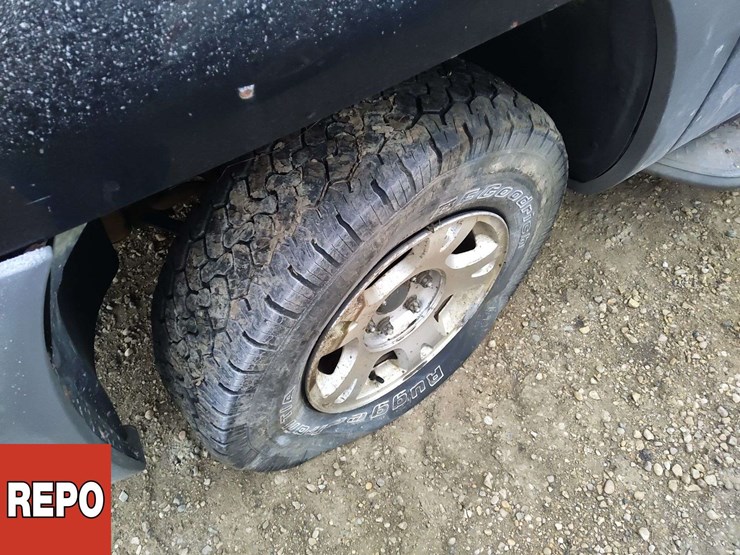 non-operable-2002-chevrolet-avalanche-image-7