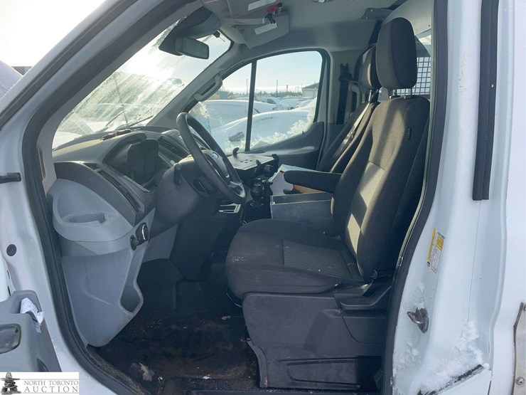 2016-ford-transit-image-13