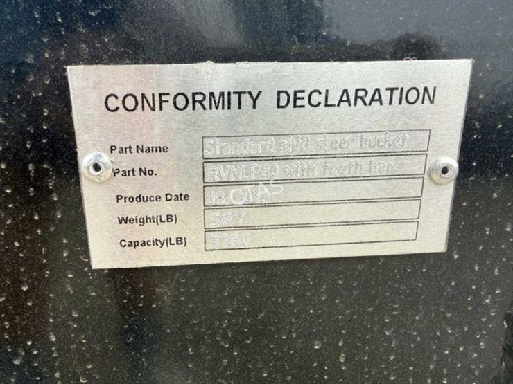 #139-•-80"-skid-steer-bucket-w/-teeth-image-4