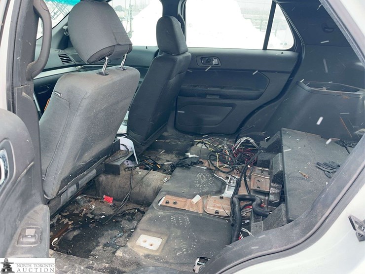 2015-ford-explorer-police-interceptor-image-24