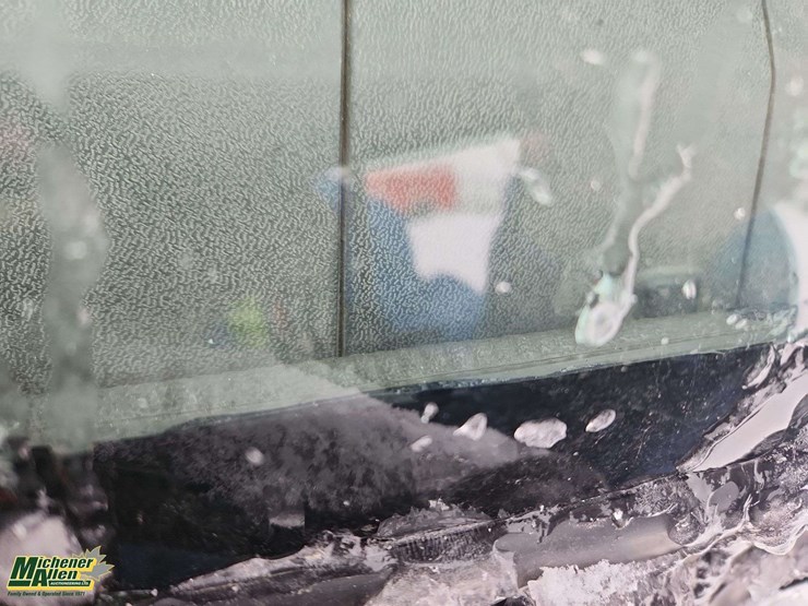 2004-gmc-w5500-image-32