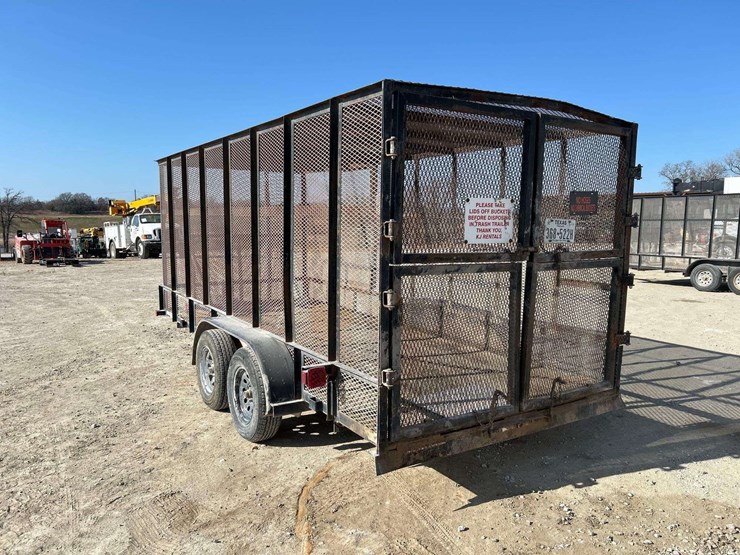 2014-top-hat-trailer-image-2