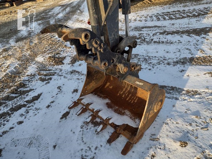 2013-deere-35d-image-18