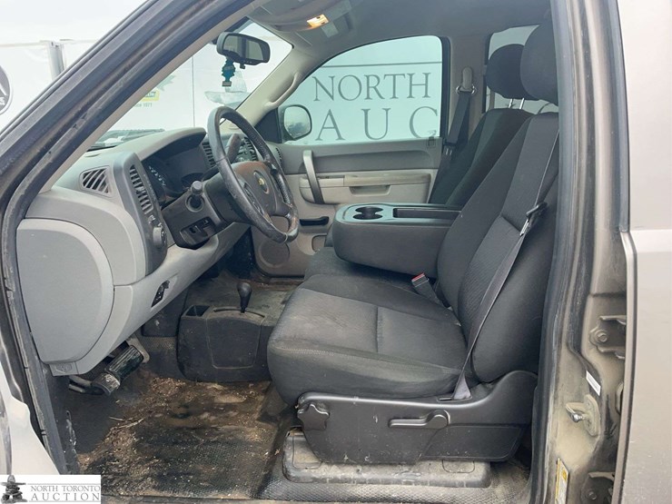 2013-chevrolet-silverado-1500-image-12