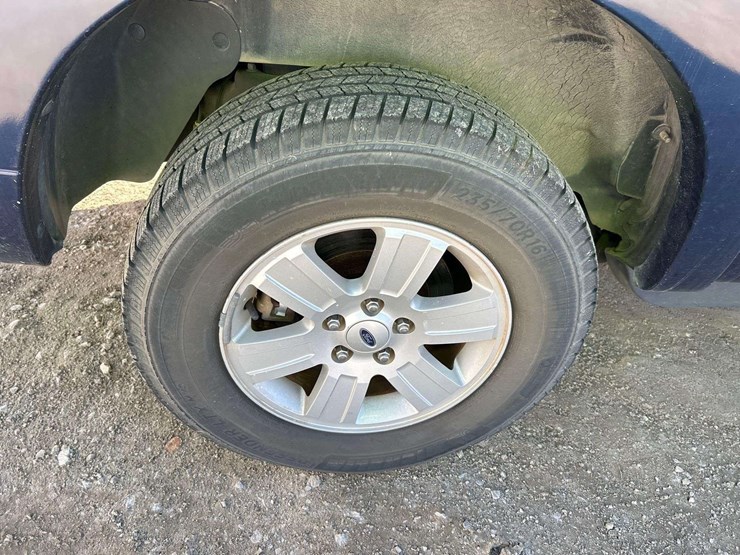 2008-ford-explorer-image-24