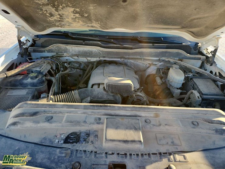 2015-chevrolet-silverado-2500hd-image-31