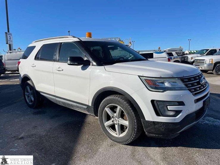 2017-ford-explorer-image-2