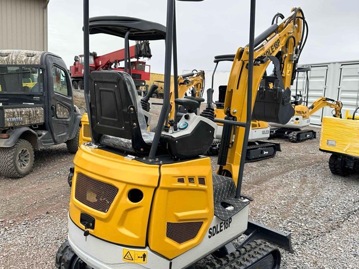 unused-sdle18p-mini-excavator-image-9