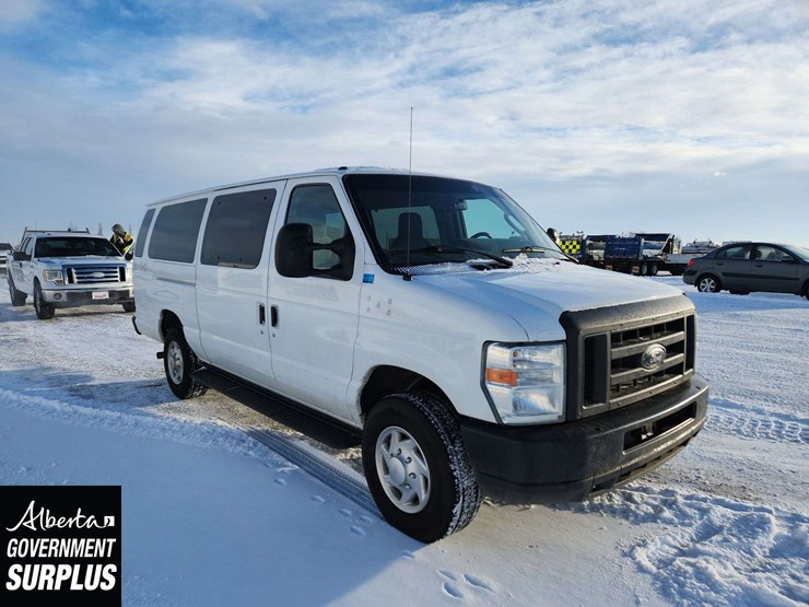 2014-ford-cargo-image-2