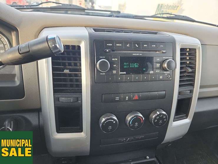 2011-dodge-1500-image-19