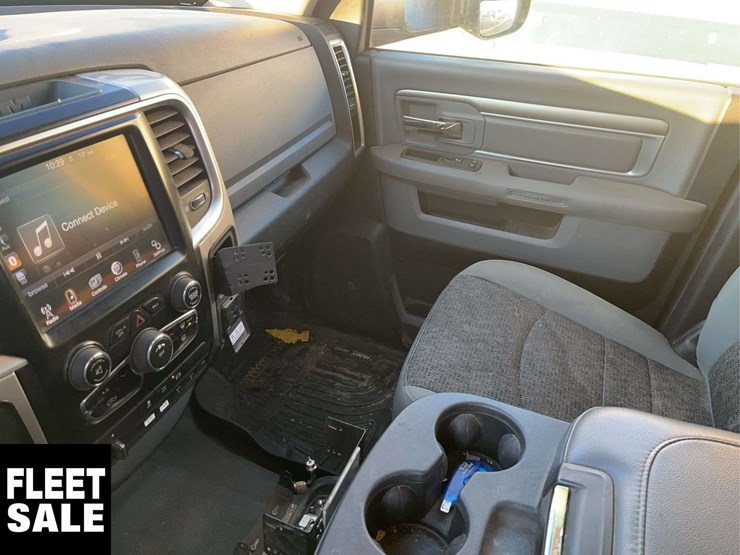 2015-ram-5500-crew-cab-4x4-s/a-deck-truck-image-20