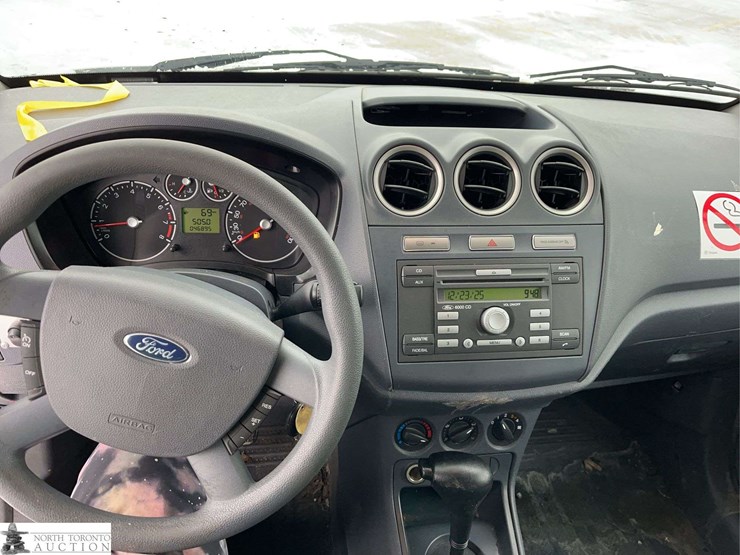 2011-ford-transit-connect-image-15