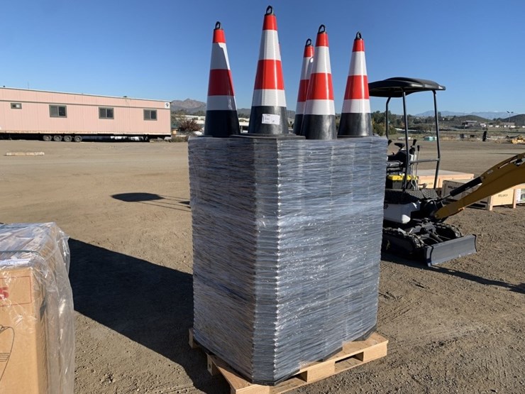 (300)-unused-safety-cones.-image-1