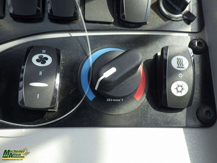 2014-caterpillar-910k-image-14