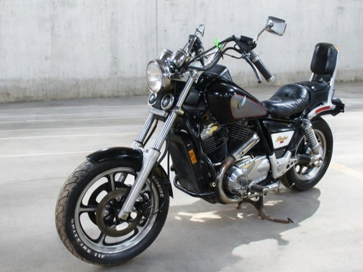 1986-honda-shadow-vt1100-motorcycle-image-5