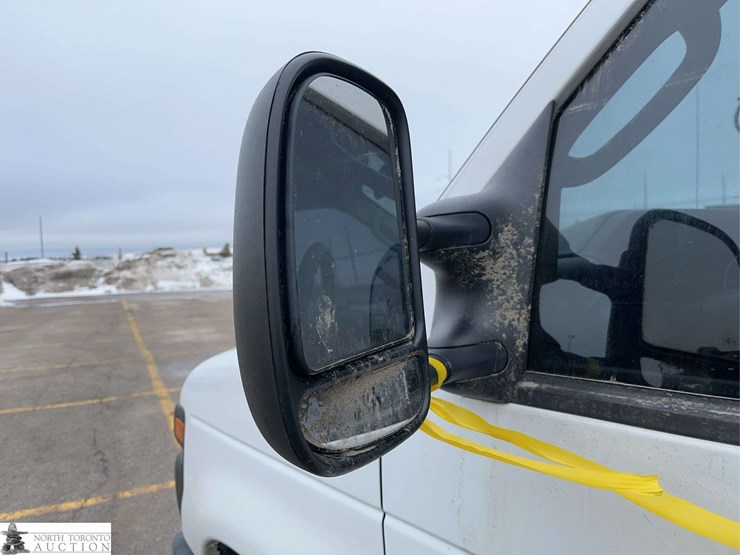 2014-ford-cargo-image-35