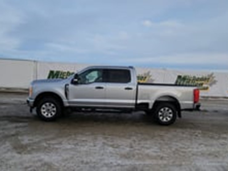 2023-ford-f250-image-5