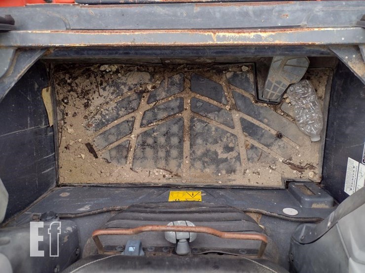 2019-kubota-svl95-2s-image-14