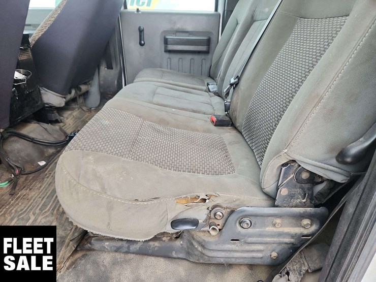 2011-ford-f550-image-17