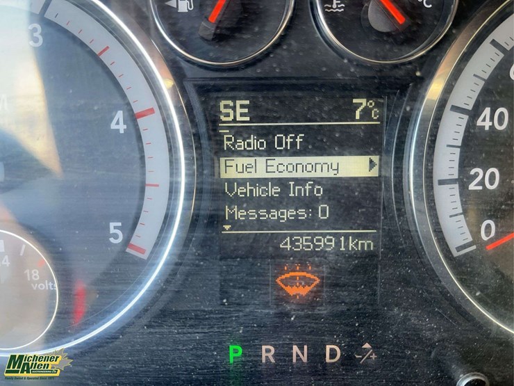 2011-dodge-3500-image-22