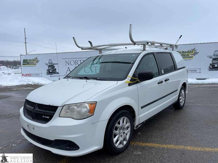 2014-ram-tradesman-image-1