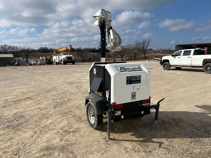 2019-allmand-bros-night-lite-v-series-image-2