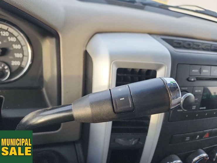 2011-dodge-1500-image-17