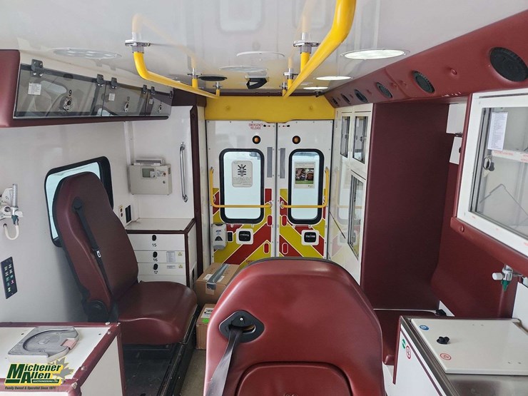 2016-chevrolet-express-s/a-ambulance-image-36