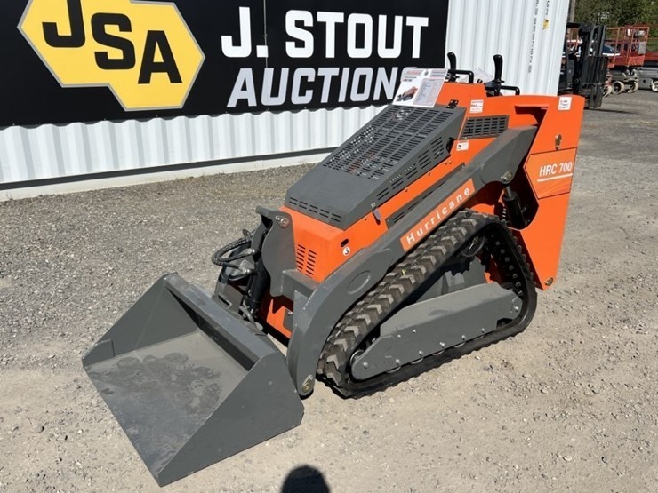 2025-hurricane-hrc700-mini-compact-track-loader-image-1