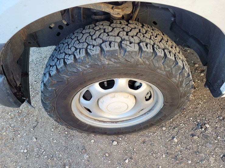 2017-ford-f150-xl-image-17