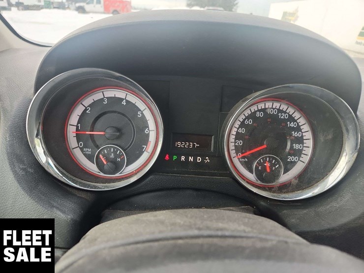 2015-dodge-grand-caravan-image-16