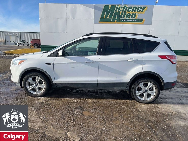 2016-ford-escape-se-image-2