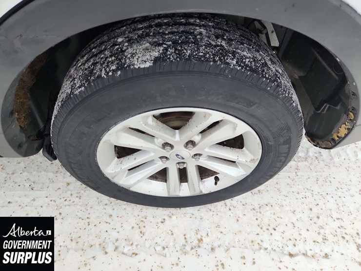 2017-ford-explorer-image-13