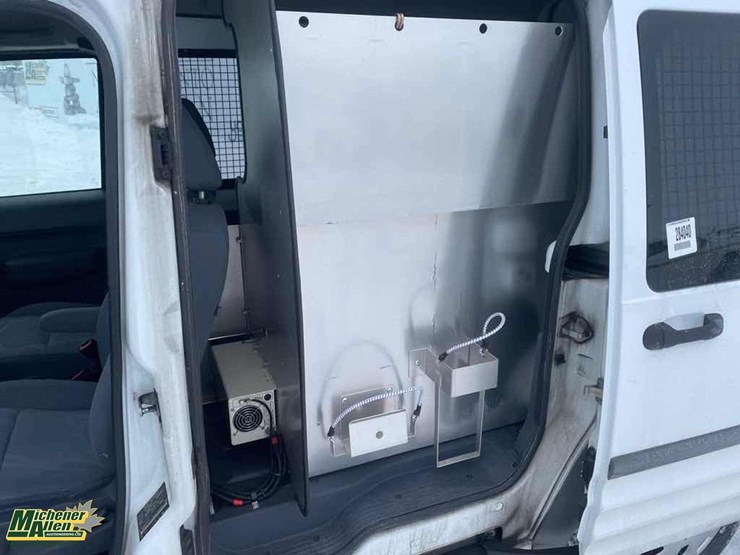 2011-ford-transit-connect-image-43