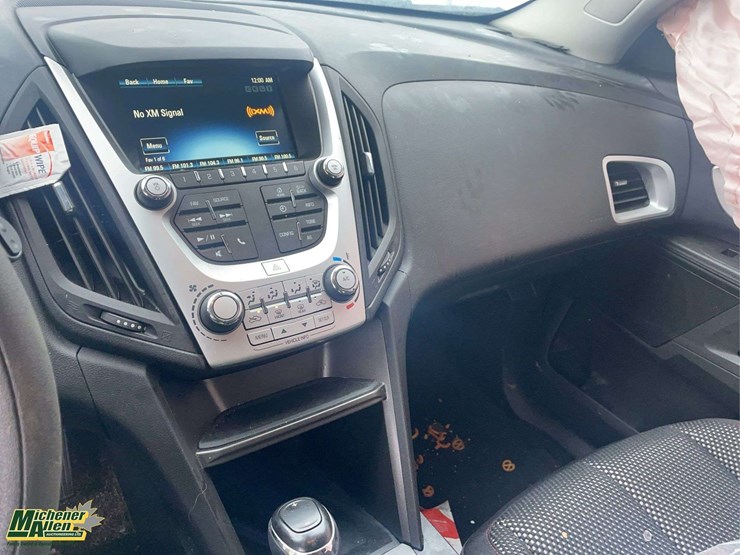 2017-chevrolet-equinox-image-14