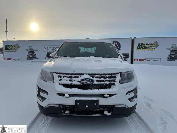 2018-ford-explorer-image-2