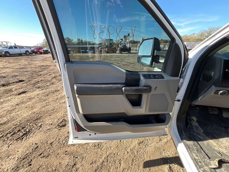 2017-ford-f150-image-11